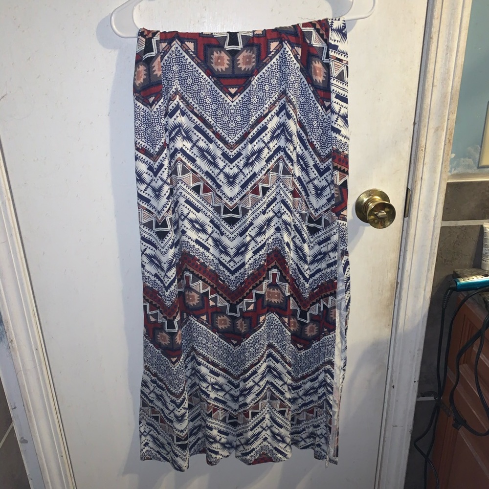 Maxi skirt with slit